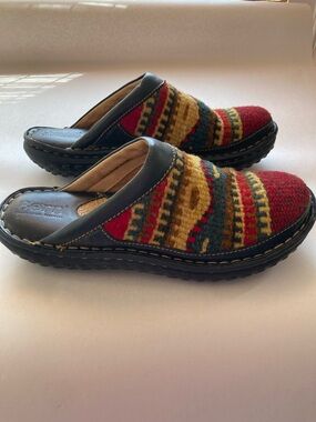 Born southwestern wool and leather mules size 7